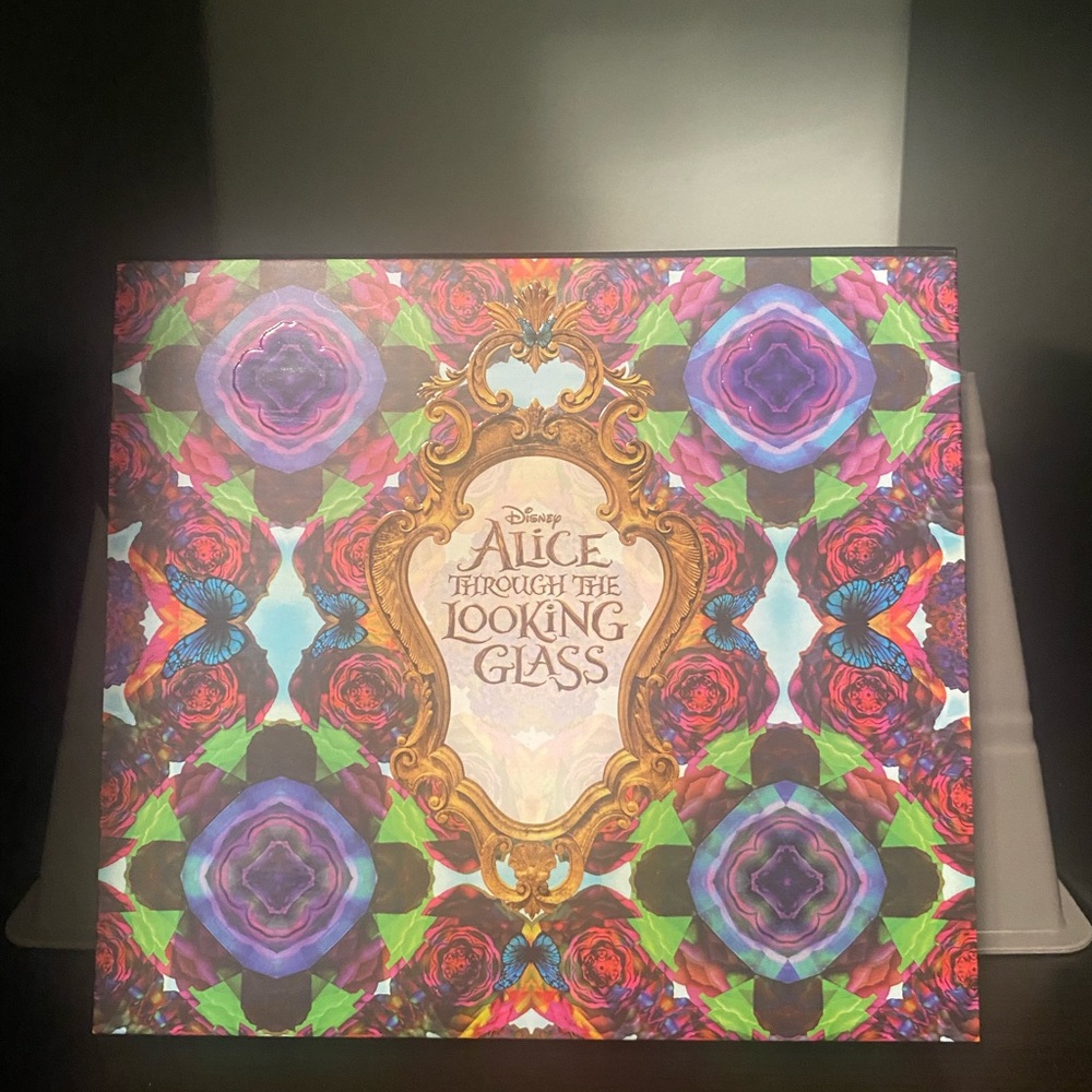 Urban Decay Alice Through the Looking Glass in Wonderland Palette